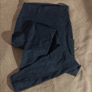Kirkland Signature Leggings with pockets. Soft and like new!